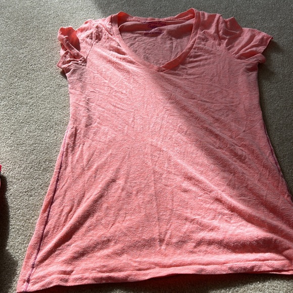 Set of two American Eagle, V-neck T-shirts. Great condition no stains or tears. - Picture 4 of 5